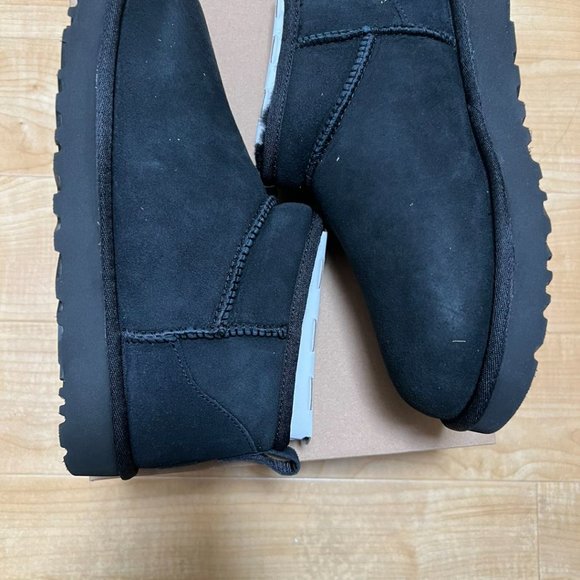 UGG Classic Ultra Mini Boot Black (Women's) - Picture 7 of 7